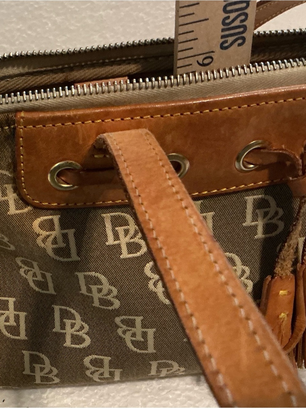 ❌❌❌SLS26Vtg Dooney & Bourke DB Signature Canvas Shoulder Bag Olive Taupe - Picture 13 of 16